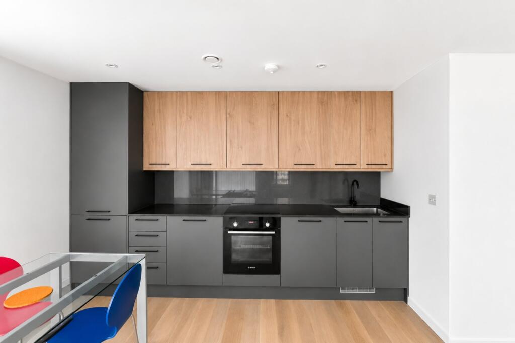 1 bed 1st Floor Flat for rent in Stepney. From Chestertons Estate Agents - Tower Bridge Lettings 1 bed 1st Floor Flat for rent in Stepney. From Chestertons Estate Agents - Tower Bridge Lettings