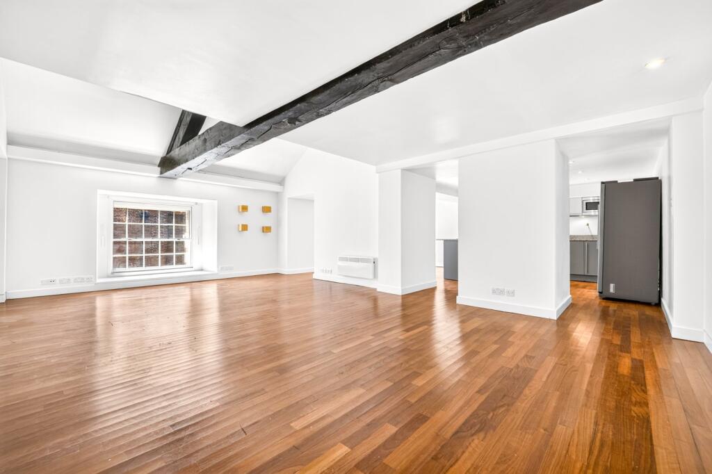 2 bed 1st Floor Flat for rent in Stepney. From Chestertons Estate Agents - Tower Bridge Lettings