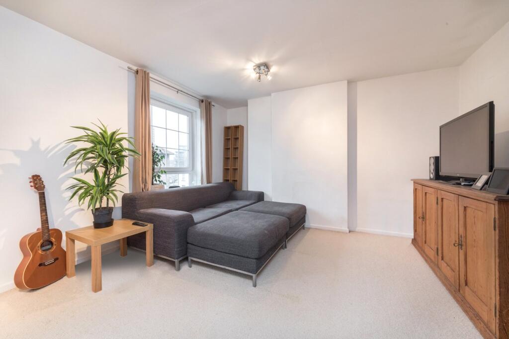 2 bed 1st Floor Flat for rent in Bermondsey. From Chestertons Estate Agents - Tower Bridge Lettings 2 bed 1st Floor Flat for rent in Bermondsey. From Chestertons Estate Agents - Tower Bridge Lettings