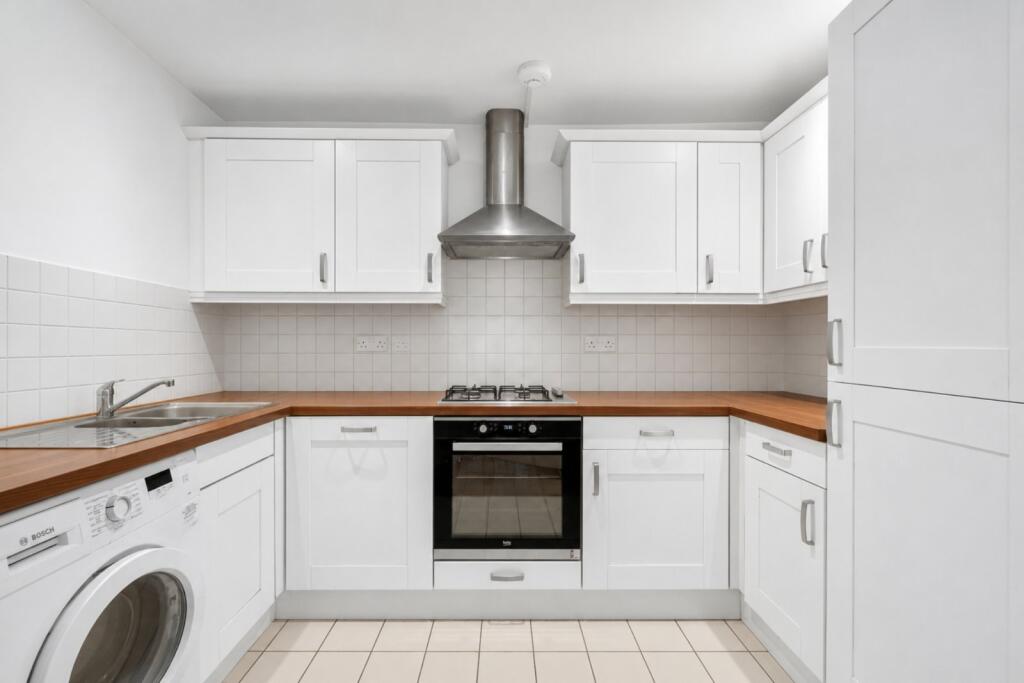 3 bed Bungalow for rent in Stepney. From Chestertons Estate Agents - Tower Bridge Lettings