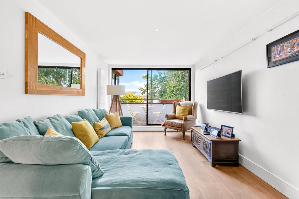 2 bed 1st Floor Flat for rent in Bermondsey. From Chestertons Estate Agents - Tower Bridge Lettings 2 bed 1st Floor Flat for rent in Bermondsey. From Chestertons Estate Agents - Tower Bridge Lettings