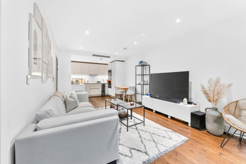 2 bed 1st Floor Flat for rent in Bermondsey. From Chestertons Estate Agents - Tower Bridge Lettings