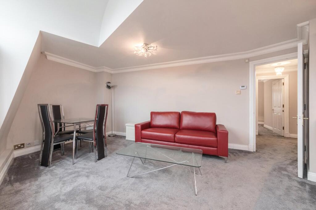 3 bed 1st Floor Flat for rent in Bermondsey. From Chestertons Estate Agents - Tower Bridge Lettings 3 bed 1st Floor Flat for rent in Bermondsey. From Chestertons Estate Agents - Tower Bridge Lettings