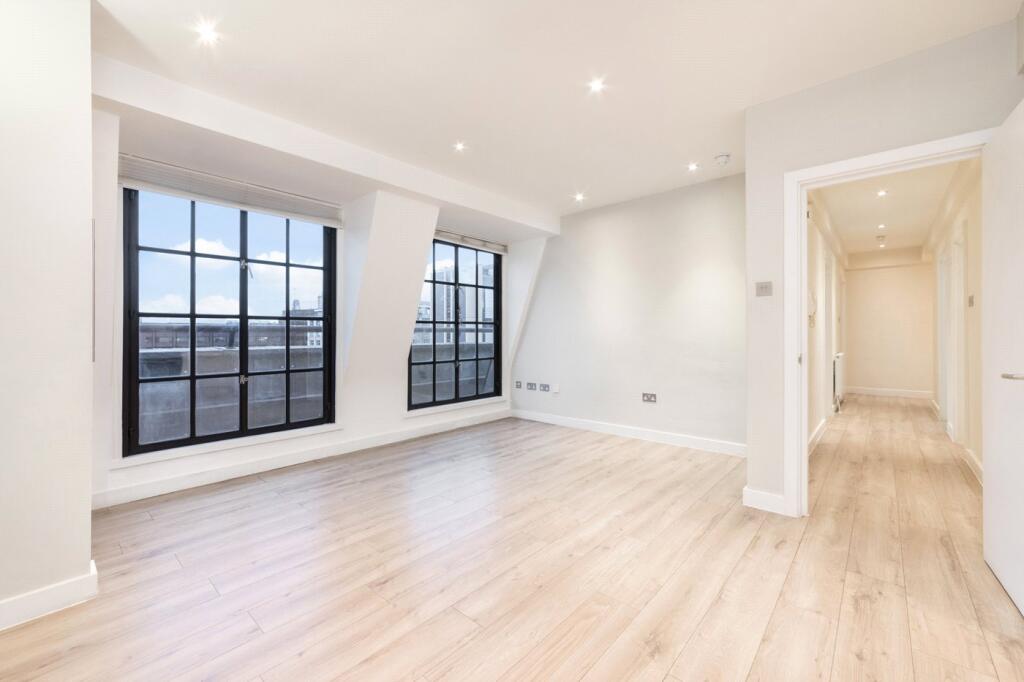 3 bed 1st Floor Flat for rent in Stepney. From Chestertons Estate Agents - Tower Bridge Lettings