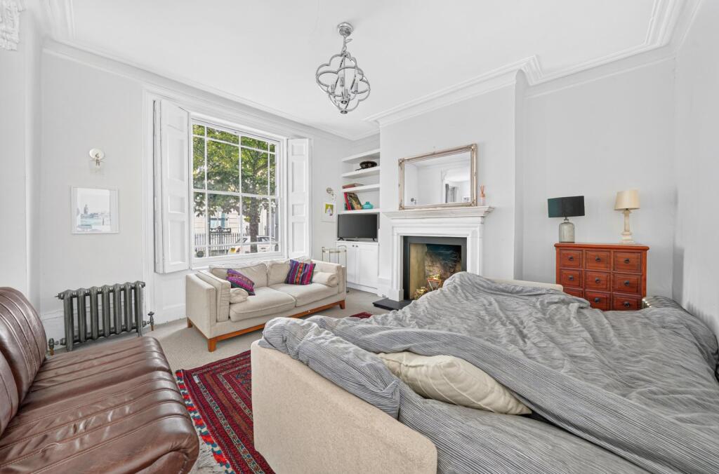 3 bed Detached for rent in Bermondsey. From Chestertons Estate Agents - Tower Bridge Lettings 3 bed Detached for rent in Bermondsey. From Chestertons Estate Agents - Tower Bridge Lettings