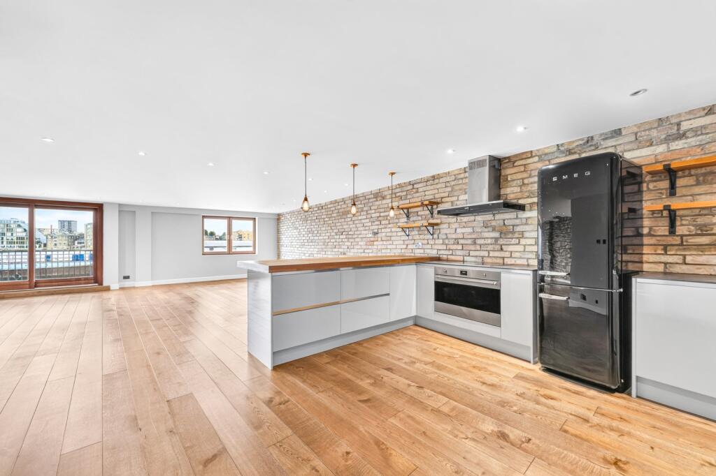 2 bed 1st Floor Flat for rent in Bermondsey. From Chestertons Estate Agents - Tower Bridge Lettings