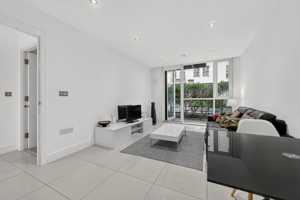 2 bed 1st Floor Flat for rent in Stepney. From Chestertons Estate Agents - Tower Bridge Lettings