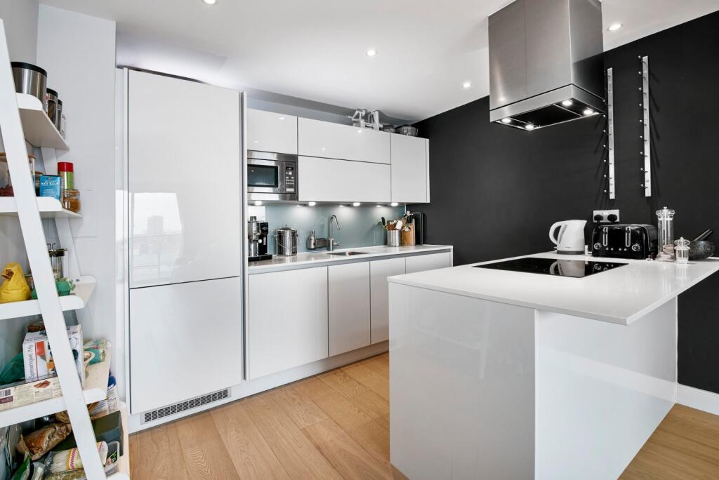 1 bed 1st Floor Flat for rent in Stepney. From Chestertons Estate Agents - Tower Bridge Lettings 1 bed 1st Floor Flat for rent in Stepney. From Chestertons Estate Agents - Tower Bridge Lettings