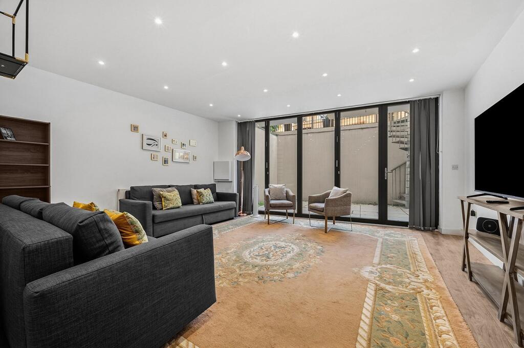 2 bed 1st Floor Flat for rent in Bermondsey. From Chestertons Estate Agents - Tower Bridge Lettings 2 bed 1st Floor Flat for rent in Bermondsey. From Chestertons Estate Agents - Tower Bridge Lettings