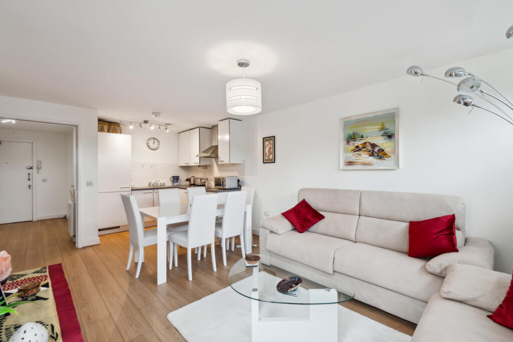 1 bed Flat for rent in Battersea. From Chestertons Estate Agents - Wandsworth Lettings