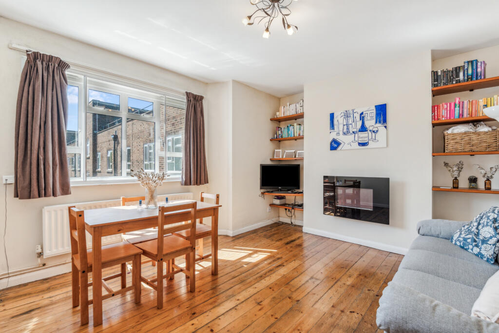 3 bed Flat for rent in Wandsworth. From Chestertons Estate Agents - Wandsworth Lettings