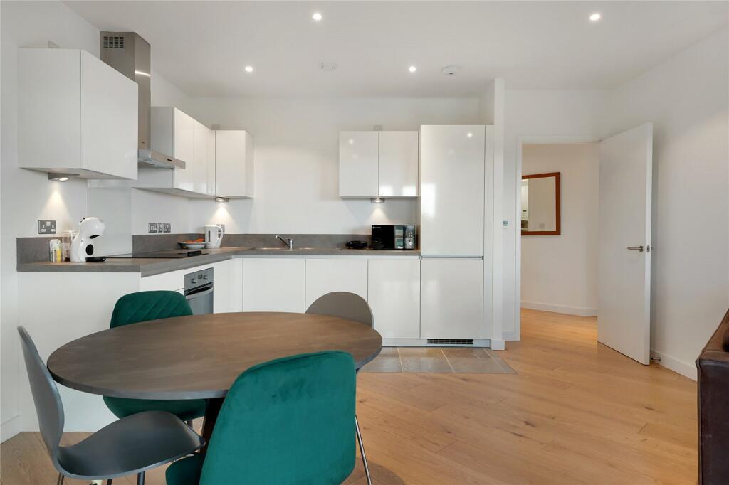 2 bed Flat for rent in Wandsworth. From Chestertons Estate Agents - Wandsworth Lettings