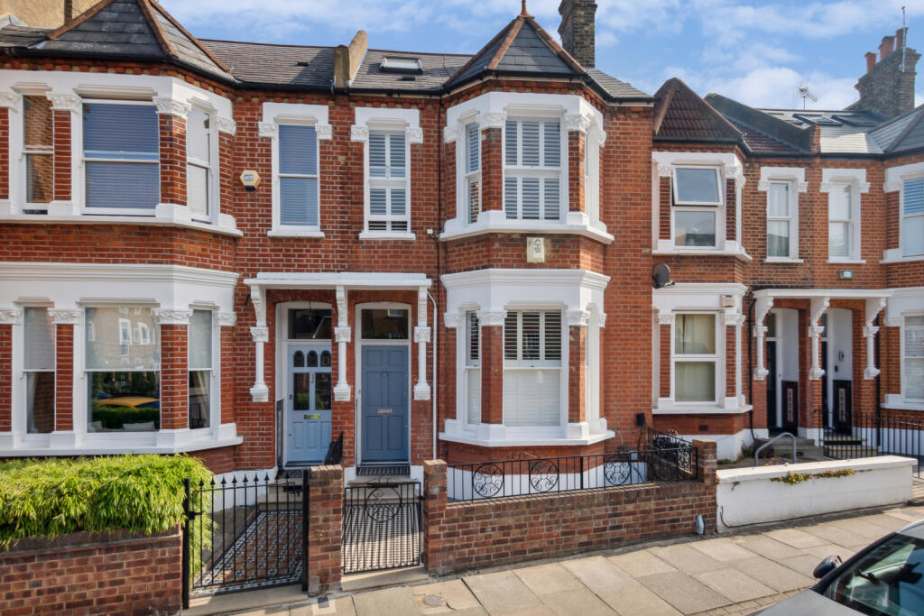 4 bed Mid Terraced House for rent in Wandsworth. From Chestertons Estate Agents - Wandsworth Lettings