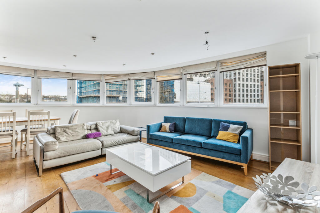 3 bed 1st Floor Flat for rent in Wandsworth. From Chestertons Estate Agents - Wandsworth Lettings