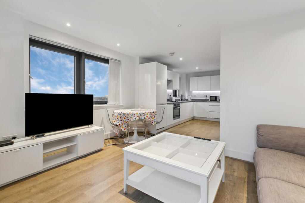 2 bed 1st Floor Flat for rent in Wandsworth. From Chestertons Estate Agents - Wandsworth Lettings