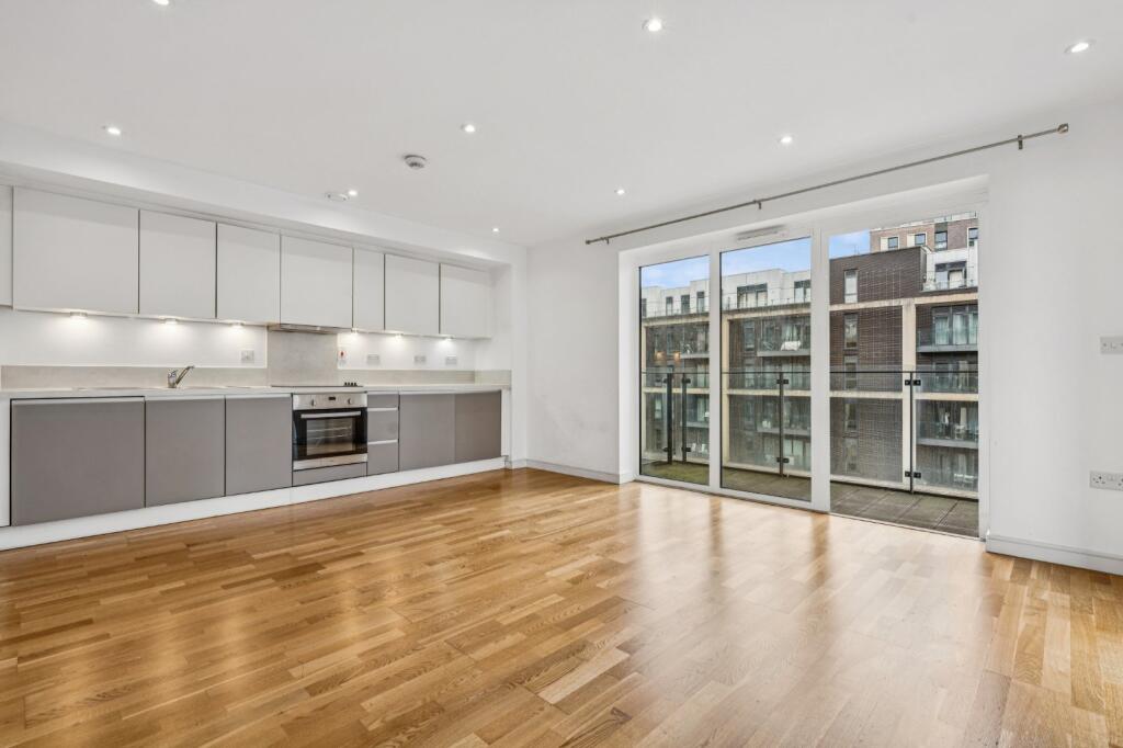 2 bed 1st Floor Flat for rent in Wandsworth. From Chestertons Estate Agents - Wandsworth Lettings 2 bed 1st Floor Flat for rent in Wandsworth. From Chestertons Estate Agents - Wandsworth Lettings