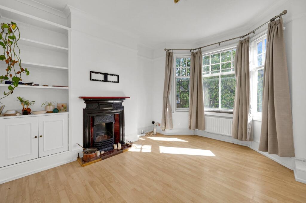 2 bed 1st Floor Flat for rent in Wandsworth. From Chestertons Estate Agents - Wandsworth Lettings