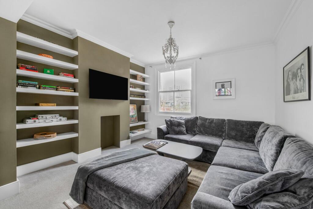 2 bed Mid Terraced House for rent in Wandsworth. From Chestertons Estate Agents - Wandsworth Lettings