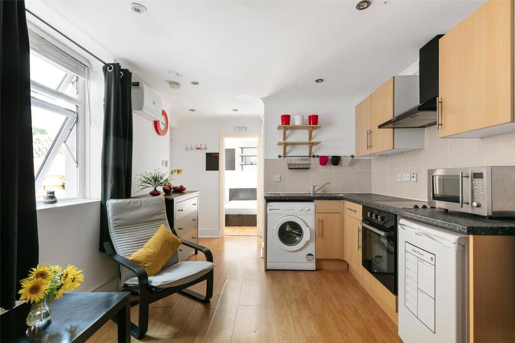 1 bed 1st Floor Flat for rent in Wandsworth. From Chestertons Estate Agents - Wandsworth Lettings