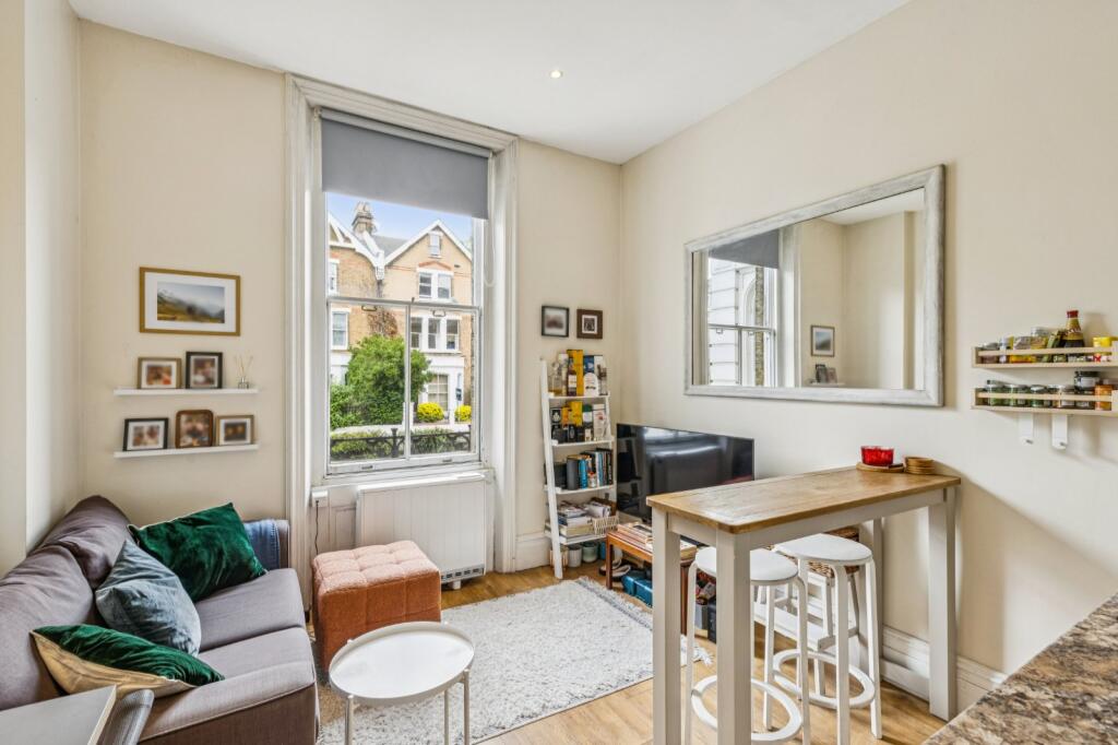 1 bed 1st Floor Flat for rent in Wandsworth. From Chestertons Estate Agents - Wandsworth Lettings