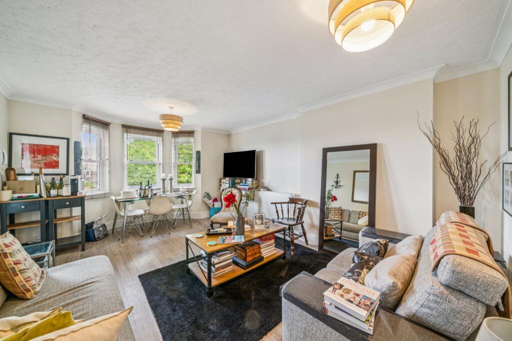 2 bed 1st Floor Flat for rent in Wandsworth. From Chestertons Estate Agents - Wandsworth Lettings