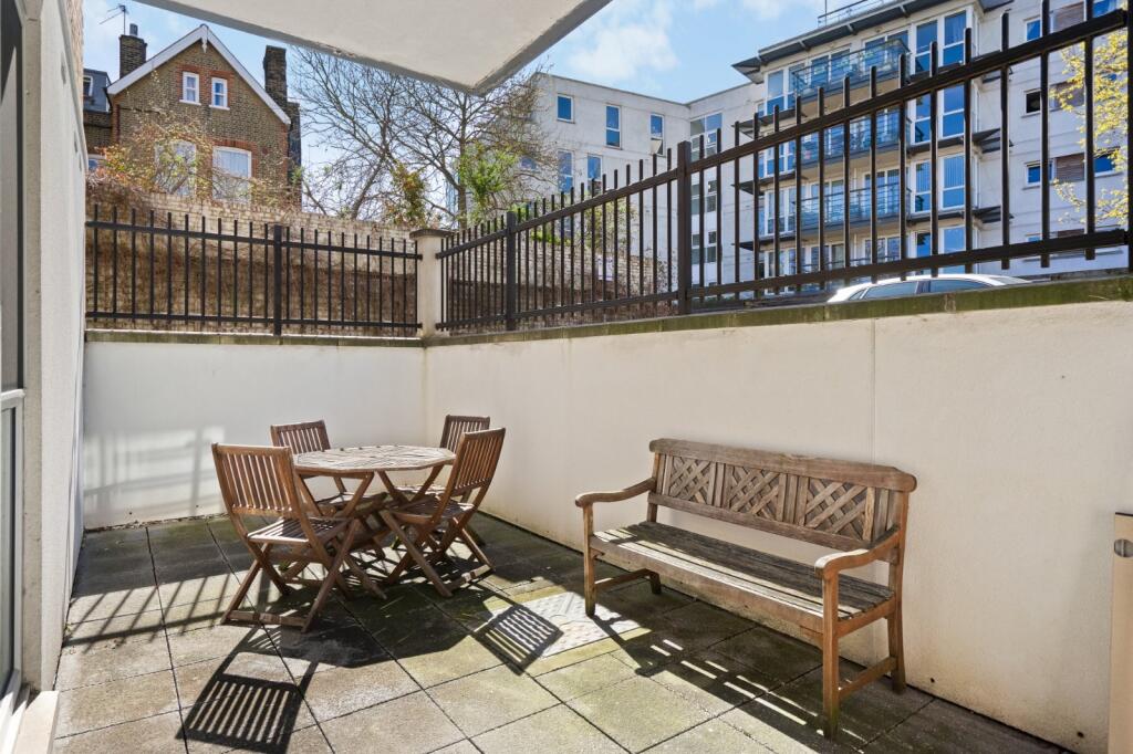 2 bed 1st Floor Flat for rent in Wandsworth. From Chestertons Estate Agents - Wandsworth Lettings 2 bed 1st Floor Flat for rent in Wandsworth. From Chestertons Estate Agents - Wandsworth Lettings