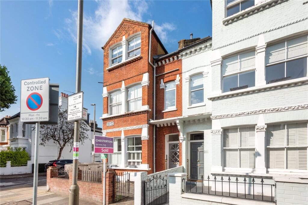 2 bed 1st Floor Flat for rent in Wandsworth. From Chestertons Estate Agents - Wandsworth Lettings
