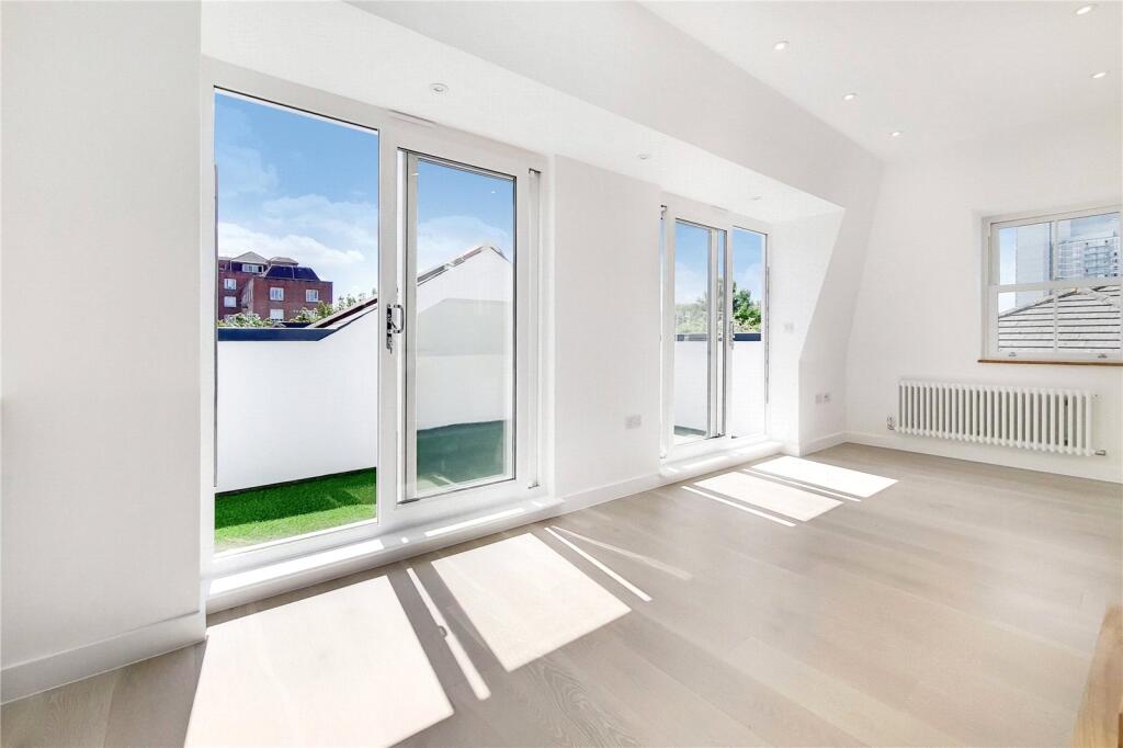 2 bed 1st Floor Flat for rent in Wandsworth. From Chestertons Estate Agents - Wandsworth Lettings