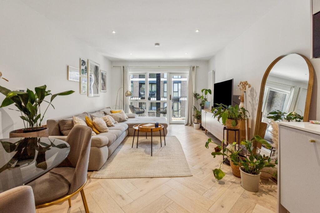 1 bed 1st Floor Flat for rent in Wandsworth. From Chestertons Estate Agents - Wandsworth Lettings