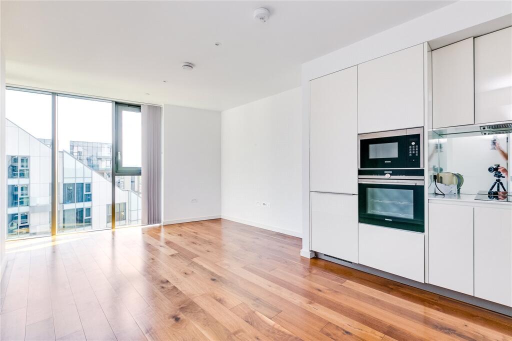 2 bed 1st Floor Flat for rent in Wandsworth. From Chestertons Estate Agents - Wandsworth Lettings 2 bed 1st Floor Flat for rent in Wandsworth. From Chestertons Estate Agents - Wandsworth Lettings