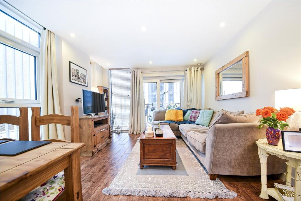 2 bed 1st Floor Flat for rent in Wandsworth. From Chestertons Estate Agents - Wandsworth Lettings 2 bed 1st Floor Flat for rent in Wandsworth. From Chestertons Estate Agents - Wandsworth Lettings