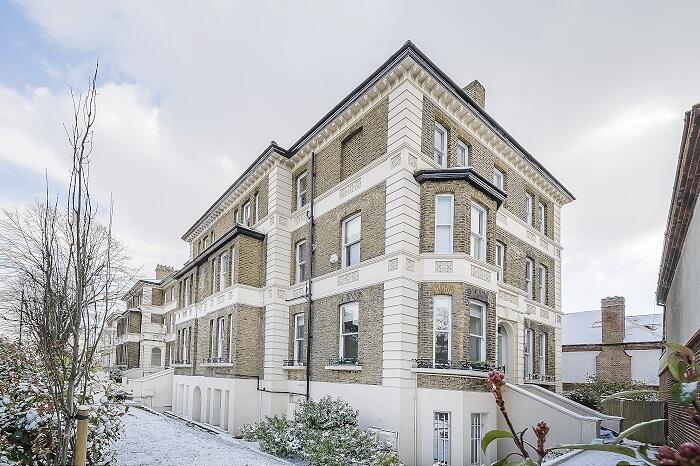 2 bed 1st Floor Flat for rent in Wandsworth. From Chestertons Estate Agents - Wandsworth Lettings 2 bed 1st Floor Flat for rent in Wandsworth. From Chestertons Estate Agents - Wandsworth Lettings