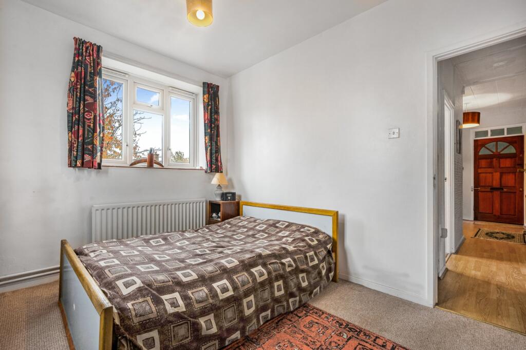 3 bed 1st Floor Flat for rent in Wandsworth. From Chestertons Estate Agents - Wandsworth Lettings 3 bed 1st Floor Flat for rent in Wandsworth. From Chestertons Estate Agents - Wandsworth Lettings
