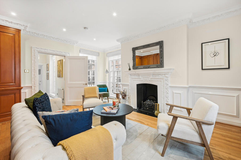 5 bed End Terraced House for rent in Westminster. From Chestertons Estate Agents - Westminster & Pimlico