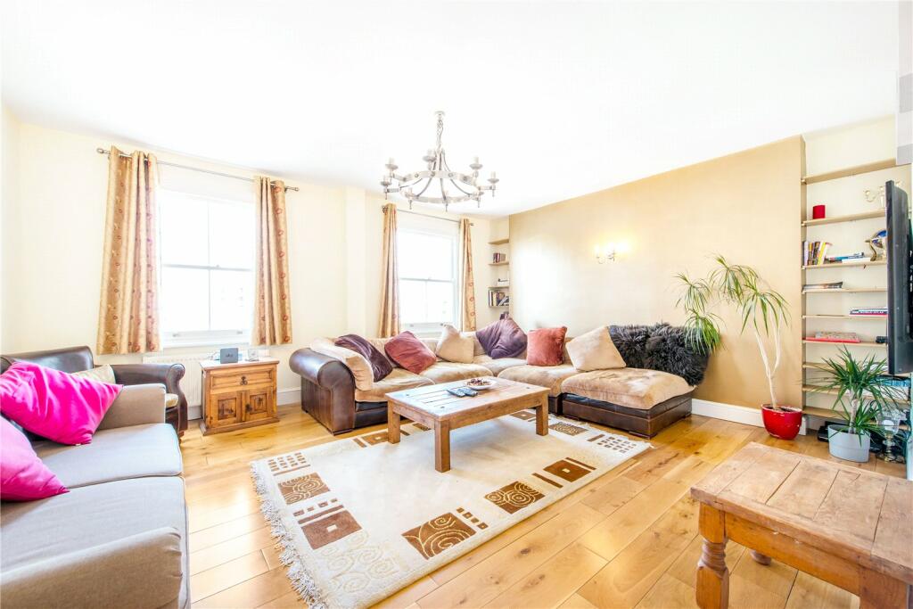 3 bed Mid Terraced House for rent in Westminster. From Chestertons Estate Agents - Westminster & Pimlico