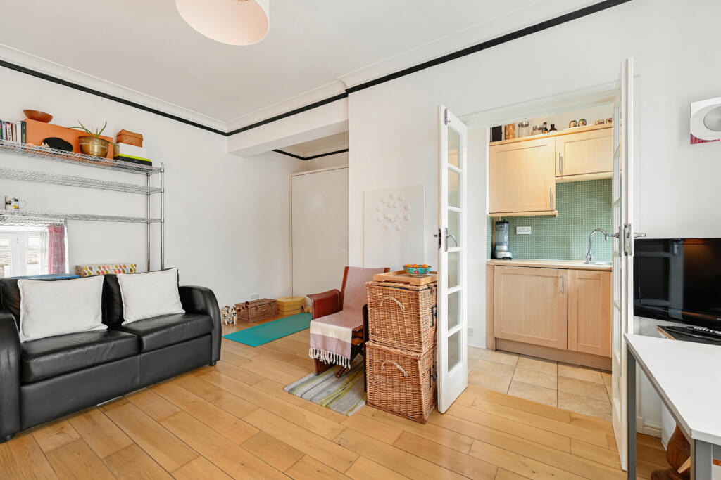 0 bed 1st Floor Flat for rent in Westminster. From Chestertons Estate Agents - Pimlico