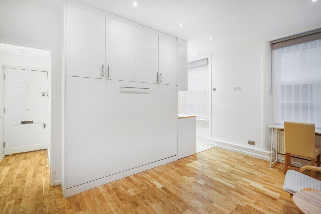 4 bed 1st Floor Flat for rent in Westminster. From Chestertons Estate Agents - Pimlico 4 bed 1st Floor Flat for rent in Westminster. From Chestertons Estate Agents - Pimlico