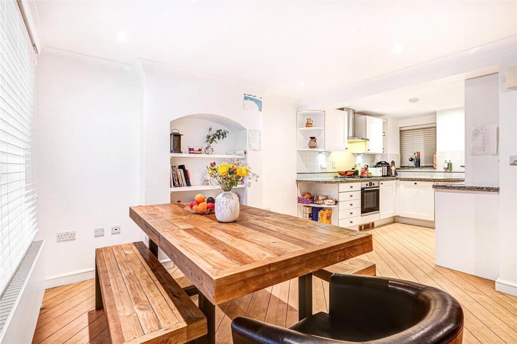 3 bed Mid Terraced House for rent in Westminster. From Chestertons Estate Agents - Pimlico