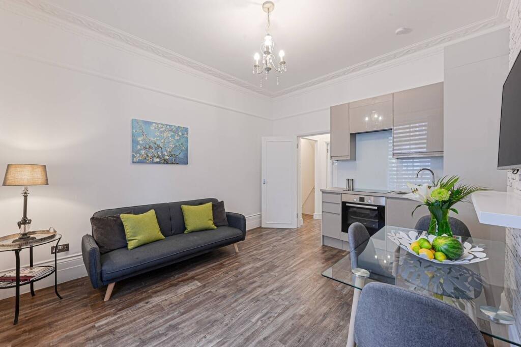 2 bed 1st Floor Flat for rent in Westminster. From Chestertons Estate Agents - Pimlico