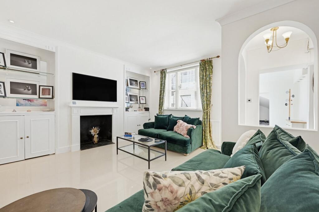 2 bed 1st Floor Flat for rent in Chelsea. From Chestertons Estate Agents - Pimlico