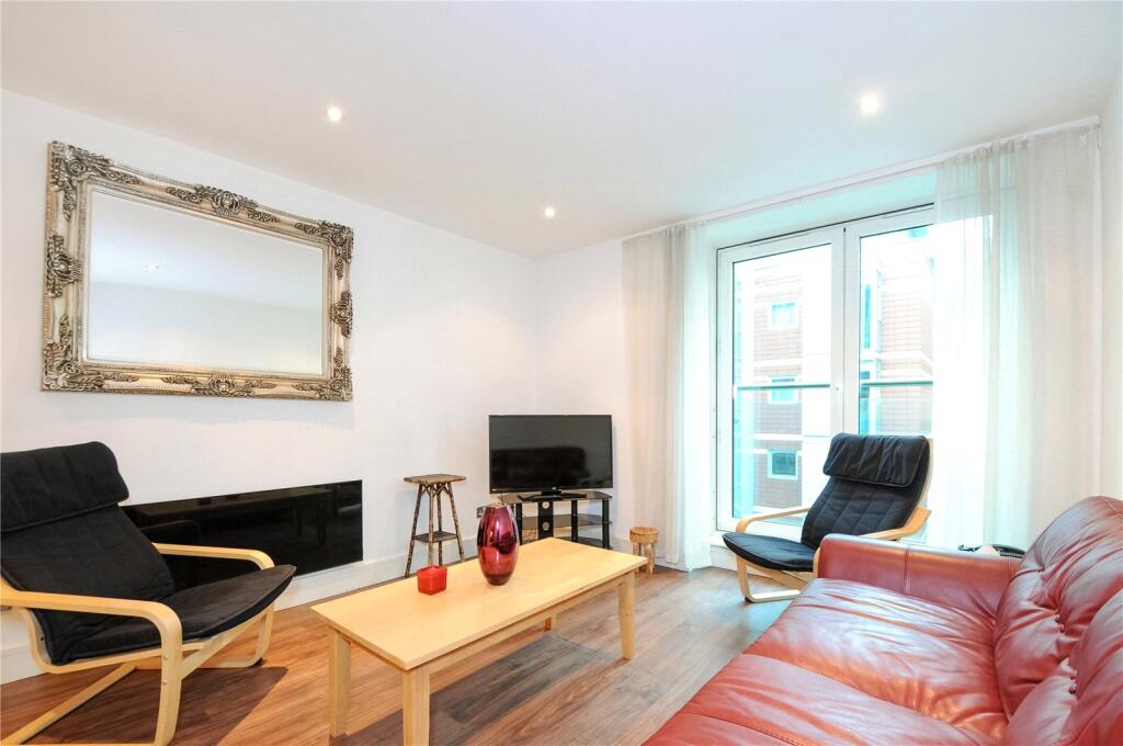 3 bed 1st Floor Flat for rent in Bermondsey. From Chestertons Estate Agents - Pimlico 3 bed 1st Floor Flat for rent in Bermondsey. From Chestertons Estate Agents - Pimlico