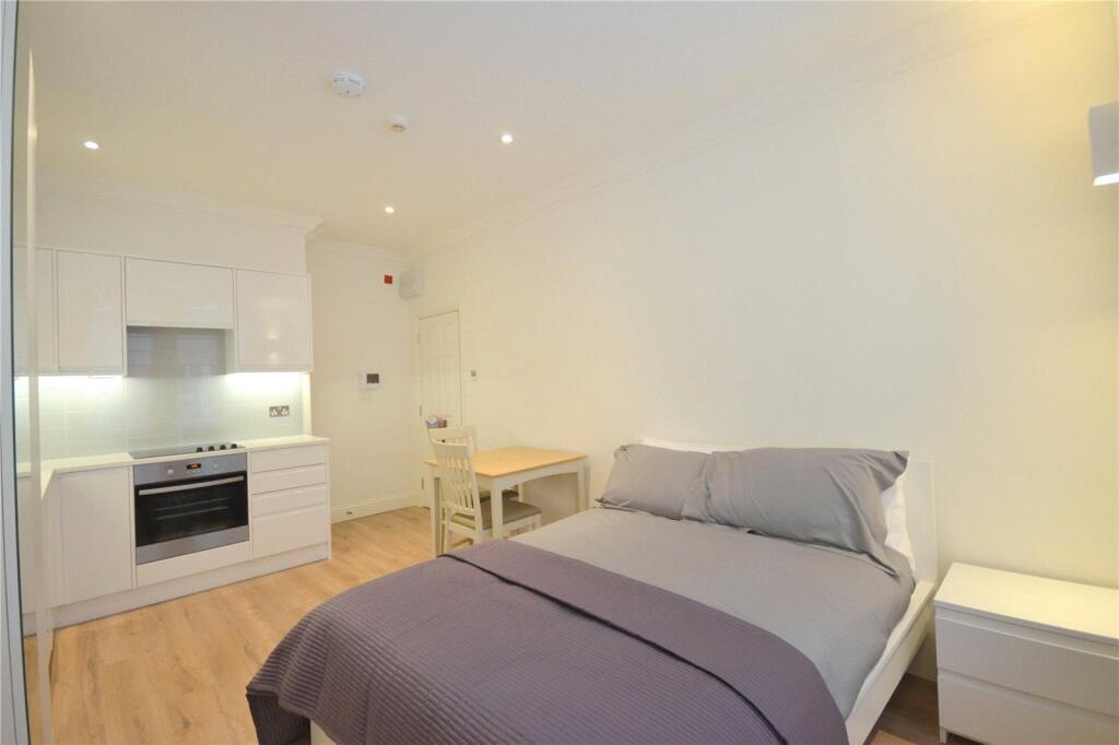 4 bed 1st Floor Flat for rent in Westminster. From Chestertons Estate Agents - Pimlico