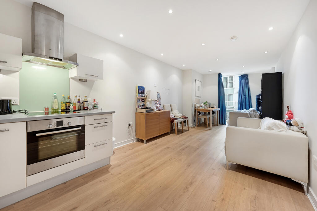 1 bed 1st Floor Flat for rent in Bermondsey. From Chestertons Estate Agents - Pimlico