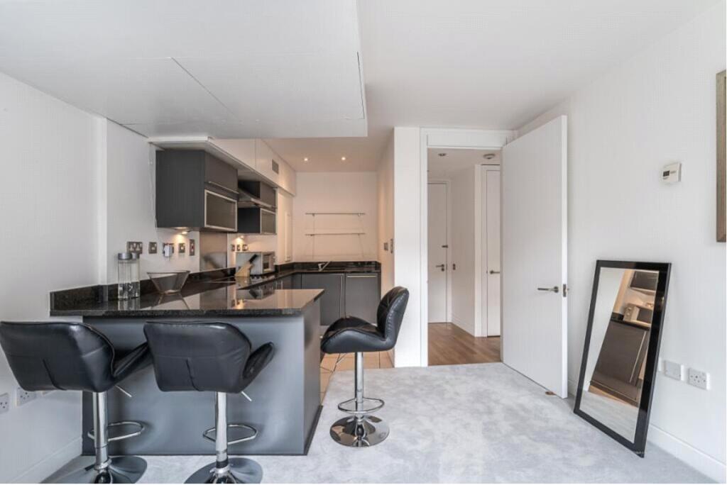 1 bed 1st Floor Flat for rent in Bermondsey. From Chestertons Estate Agents - Pimlico