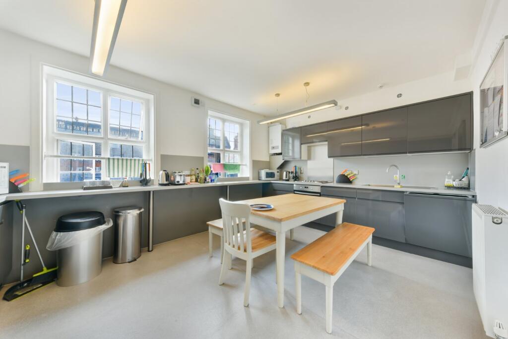 4 bed Not Specified for rent in Westminster. From Chestertons Estate Agents - Pimlico