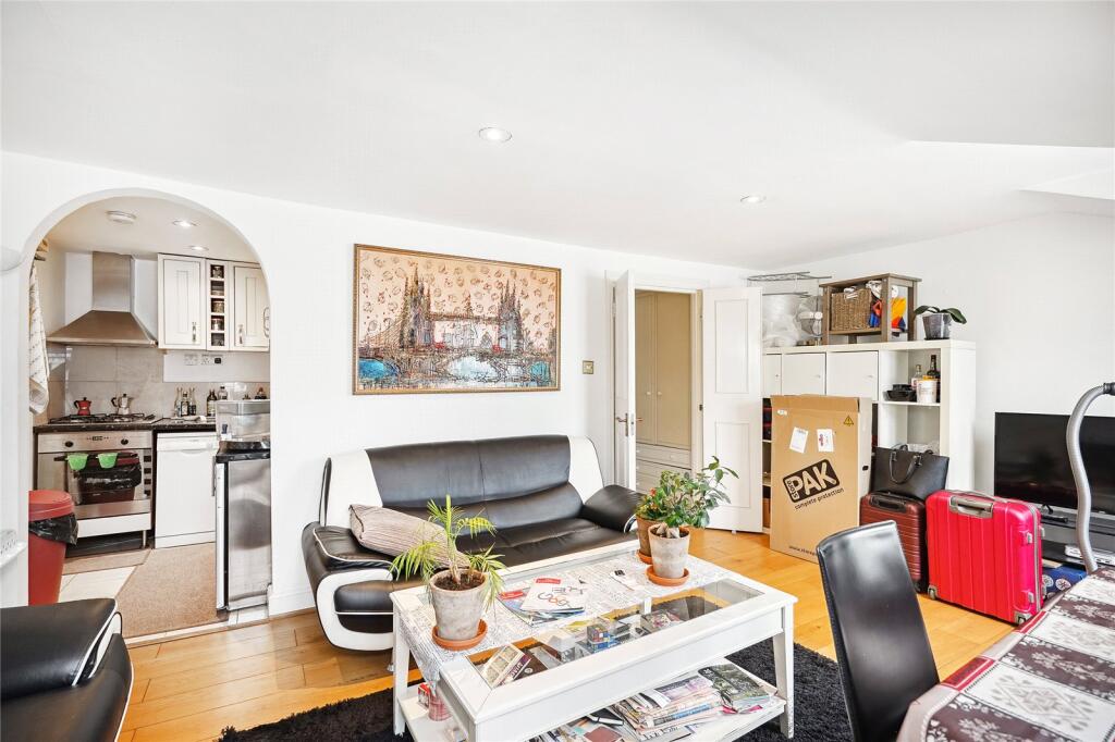 1 bed 1st Floor Flat for rent in Chelsea. From Chestertons Estate Agents - Pimlico