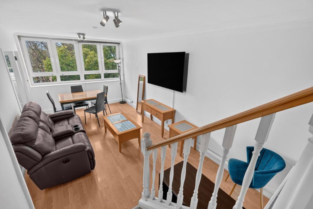 3 bed 1st Floor Flat for rent in Chelsea. From Chestertons Estate Agents - Pimlico 3 bed 1st Floor Flat for rent in Chelsea. From Chestertons Estate Agents - Pimlico