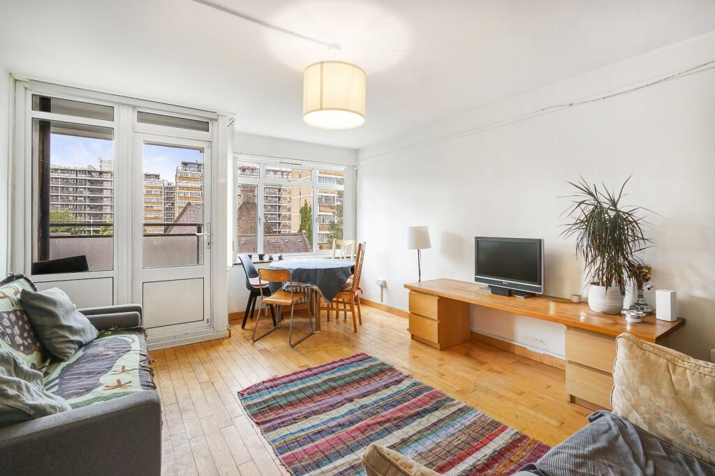 2 bed 1st Floor Flat for rent in Chelsea. From Chestertons Estate Agents - Pimlico