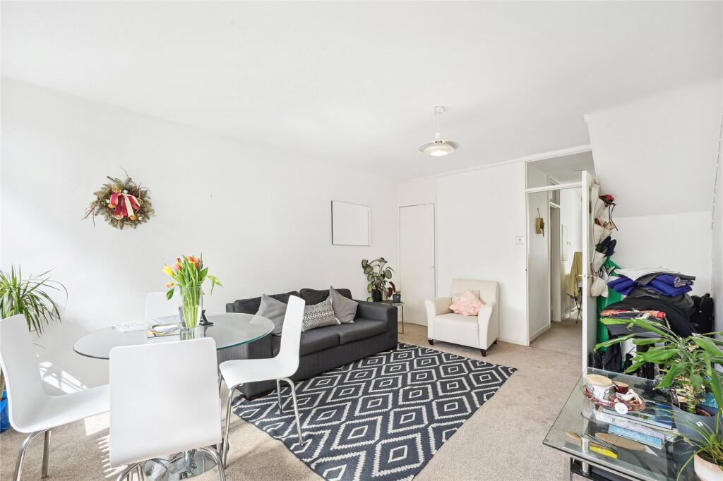 2 bed 1st Floor Flat for rent in Chelsea. From Chestertons Estate Agents - Pimlico