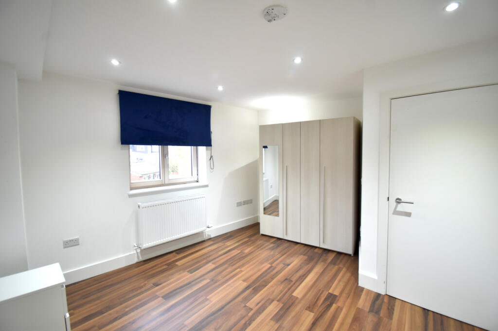 1 bed Mid Terraced House for rent in London. From Chris Anthony Estates - London